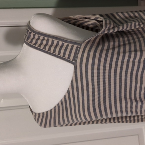 CAbi Long Sleeve Striped Cold Shoulder Top Medium - Picture 2 of 11